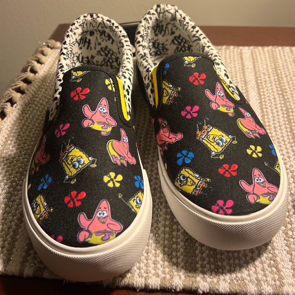 SpongeBob SquarePants men’s slip on shoes. Size 8.